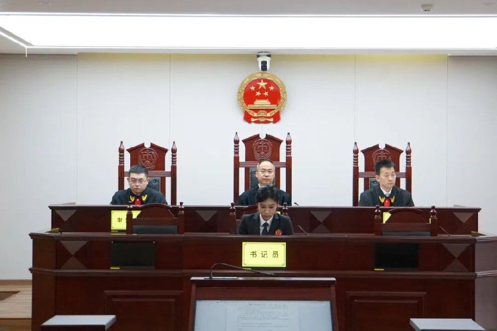 罗云律师代理案件由温州中院院长赵江涛公开开庭审理涉“网红”拉面品牌反向混淆商标侵权案